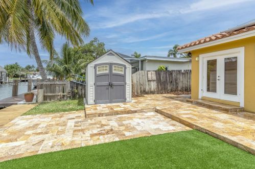 947 Nautilus Isle, Dania Beach FL  33004-2356 exterior