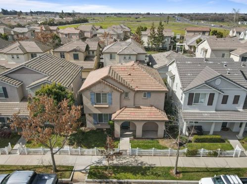 330 Applegate Dr, Valley Home CA  95361-8285 exterior