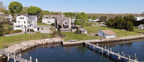 10 Bayside Ave, Groton, CT 06340-5703