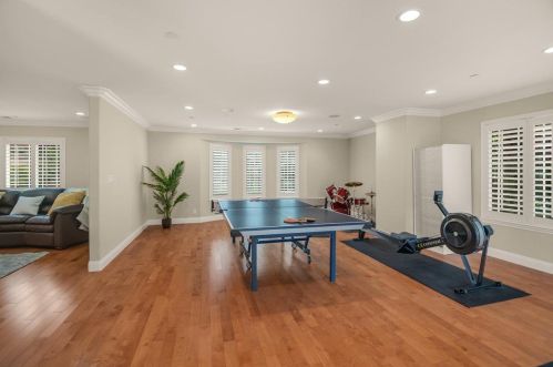 18660 Castle Lake Dr, Morgan Hill CA  95037-9472 exterior