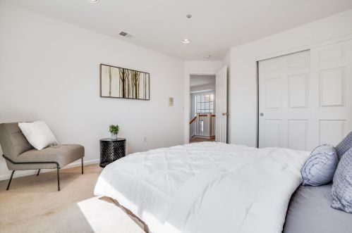 1063 Schwerin St, Daly City CA  94014-1622 exterior