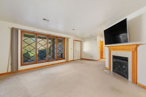 17 Brookside Dr, Mc Donald PA  15057-4401 exterior