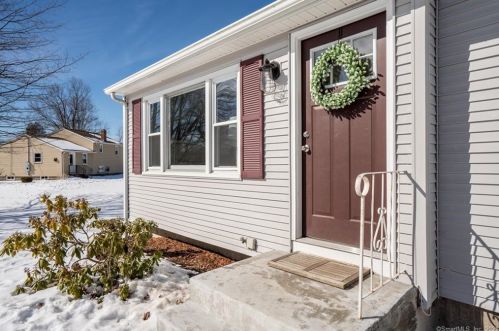 85 Ronda Dr, Wapping, CT 06074-3465