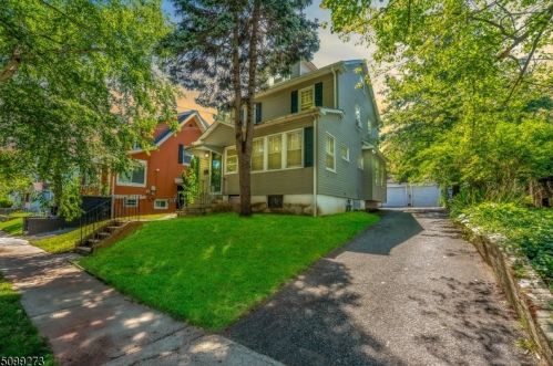 398 Drake Ave, Roselle NJ  07203-1414 exterior