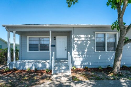 1121 Summit Blvd, West Palm Beach FL  33405-3031 exterior