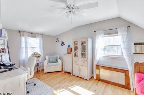 56 Lynwood Rd, Verona NJ  07044-1717 exterior