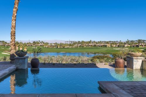 81530 Carboneras, La Quinta CA  92253-8219 exterior