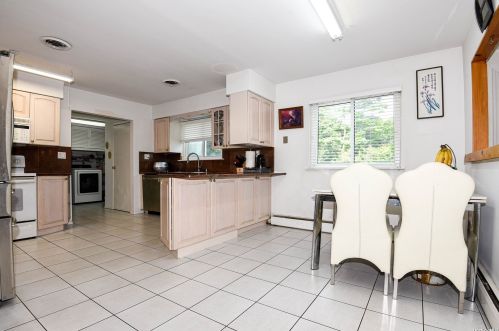 55 Greenvale Dr, Elwood NY  11731-4117 exterior