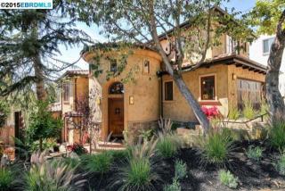 6077 Ascot Dr, Oakland, CA 94611-2704