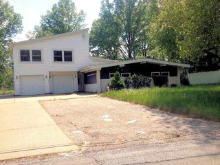 819 Loda Dr, Cincinnati, OH 45245-2044