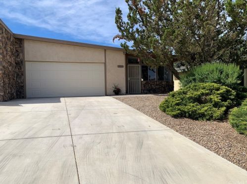 928 Queenanne Rd, Lake Nacimiento, CA 93446-3629