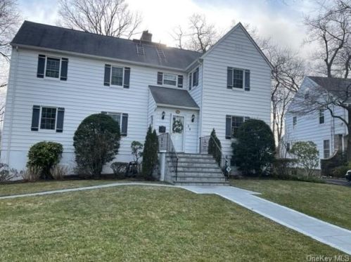 28 Parkway Cir, Mount Vernon NY  10552-1916 exterior