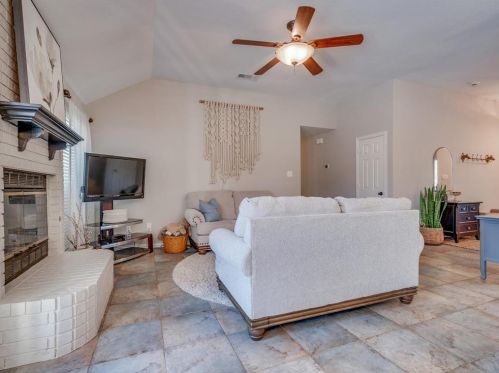 1100 Prospect Dr, Lewisville TX  75028-2548 exterior