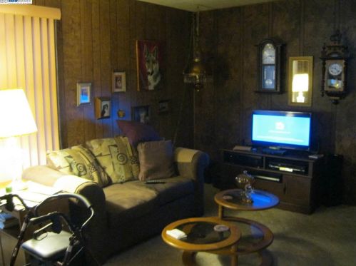 29425 New Hampshire Way, Hayward CA  94544-6459 exterior