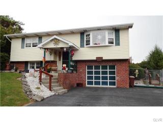 212 Faith Dr, Catasauqua, PA 18032-1318