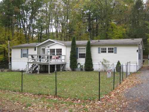 106 Glen Ln, Stroudsburg, PA 18360-7717