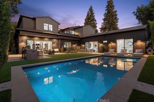 4955 Haskell Ave, Van Nuys CA  91436-1674 exterior