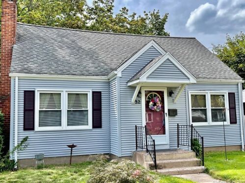 32 Edison Rd, Manchester, CT 06040-2719