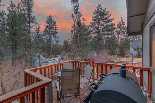 329 Fairway Blvd, Big Bear City CA  92314-8879 exterior