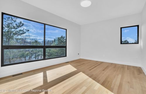 49 Cherokee Ln, Bricktown NJ  08724-4405 exterior