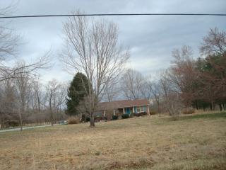 1041 Carole Anne Dr, Woodbury, TN 37190-5786