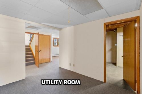 1 Cole St, Salem NH  03079-3931 exterior