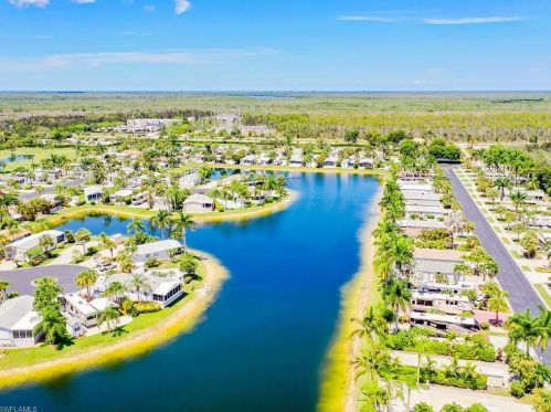 1041 Silver Lakes Blvd, Naples FL  34114-9334 exterior