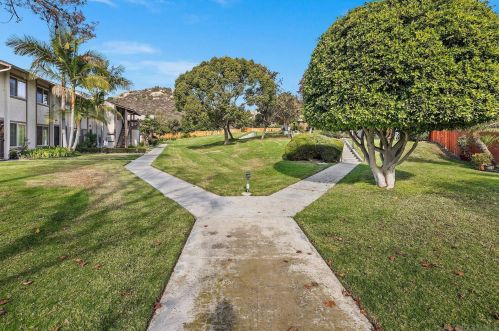 6492 Bell Blf Ave, San Diego CA 92119-1046 exterior