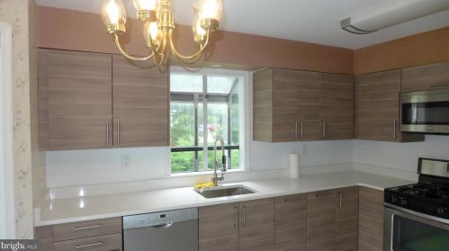20 Colebrook Ct, Princeton NJ  08540-7050 exterior