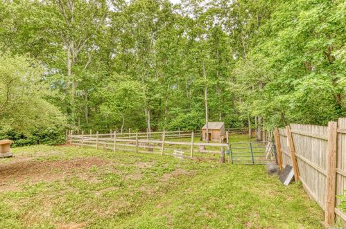 442 Deep Hole Rd, Baiting Hollow NY  11933-1455 exterior