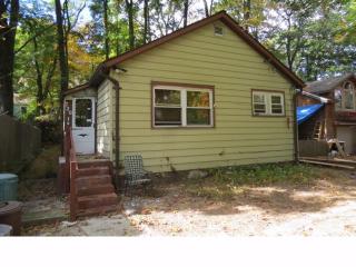720 Brooklyn Mountain Rd, Hopatcong, NJ 07843-1542