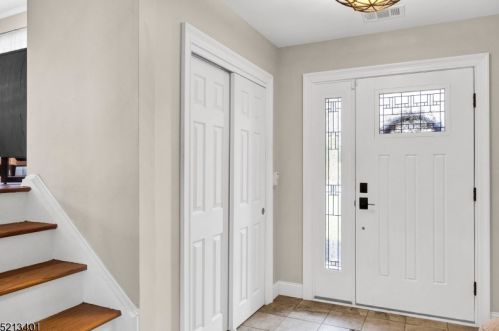 23 Bromleigh Way, Greystone Park NJ  07950-1624 exterior