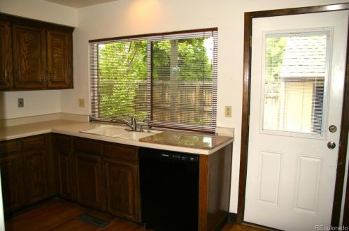 8047 Phillips Cir, Englewood CO 80112-3254 exterior