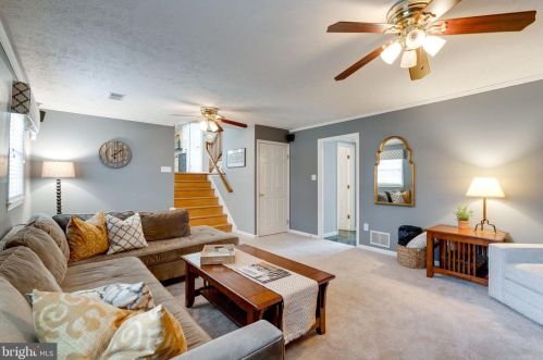 6614 Huntsman Blvd, Springfield VA 22152-2621 exterior