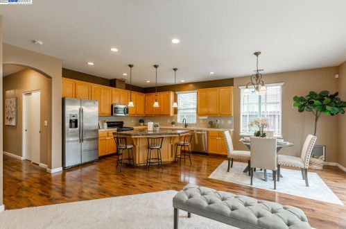 1169 Syracuse Ln, Manteca CA  95336-2990 exterior