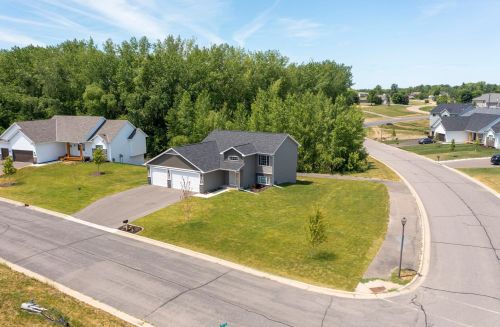 311 Lachermeier Ln, Waverly MN  55390-4515 exterior