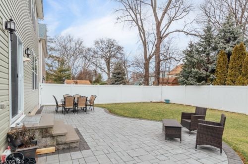 38 Walnut St, Little Falls NJ  07424-1402 exterior