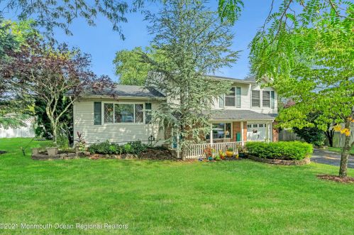 18 Wyoming Dr, Jackson Twp, NJ 08527-1543