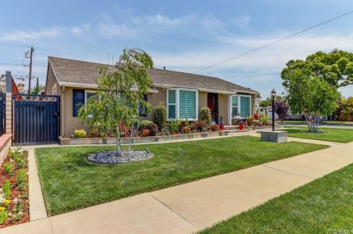 5931 Fairbrook St, Long Beach, CA 90815-3239