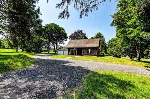 190 Royal Manor Rd, Easton PA  18042-8702 exterior