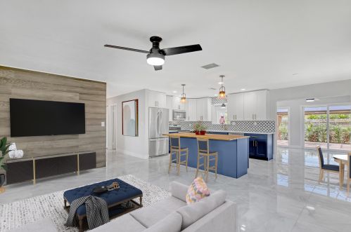 9430 Bloomfield Dr, West Palm Beach, FL 33410-5938