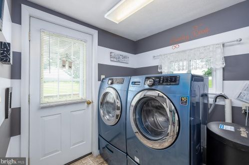 1654 Readus Rd, Edinburg VA  22824-2935 exterior