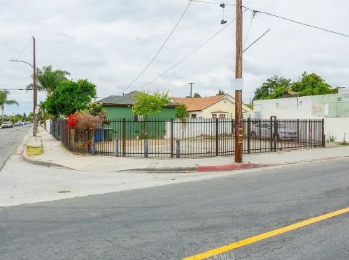 2275 Oris St, Compton CA 90222-3055 exterior