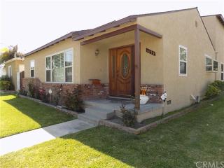 6179 Bellflower Blvd, Lakewood, CA 90713-1063