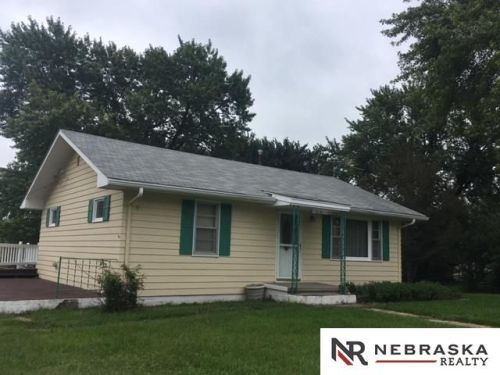 512 Cherry St, Louisville, NE 68037-6060