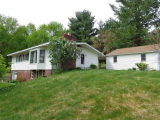 13 Robin Ln, Troy NY  12180-6957 exterior