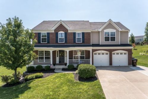 8 Woodcrest Dr, Grants Lick, KY 41001-8567