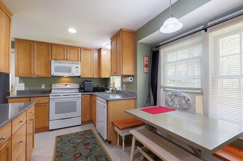 14 Old Frg Rd, Sandwich MA  02563-2506 exterior