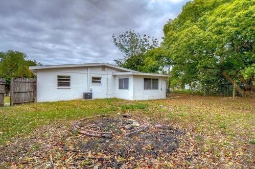 4836 Drift Tide Dr, New Port Richey, FL 34652-5935