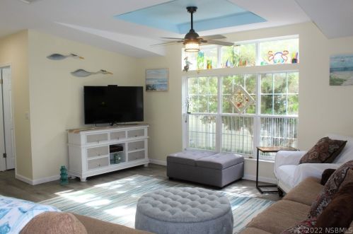 451 Sioux Blvd, Oak Hill, FL 32759-9320